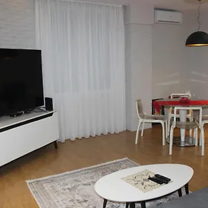 luxury-apartment.hotels-in-tirana.com/